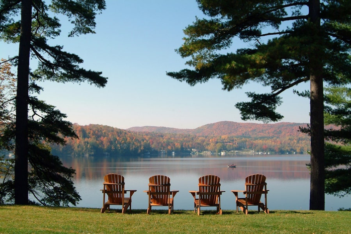 4 chairs lake view 2
